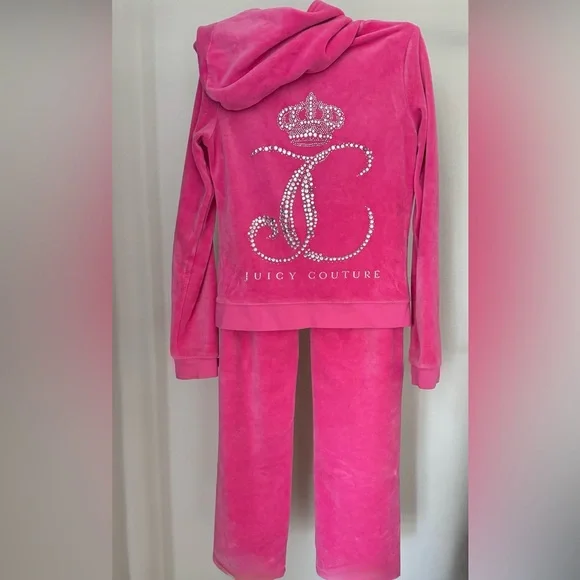 Iconic Juicy Couture velour tracksuit in a stunning pink shade 💕 - Picture 5 of 16